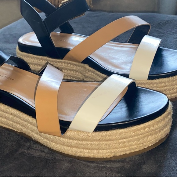 Black, tan, and white women sandals - Picture 1 of 4